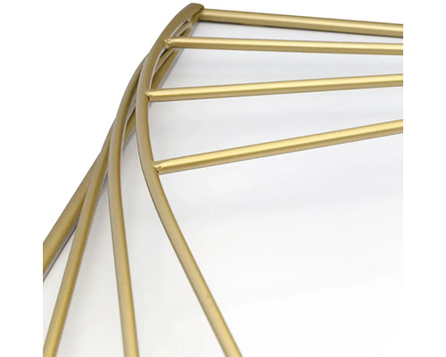 Detailansicht eines goldenen Dekoelements aus Metall