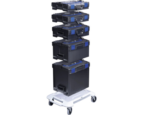 Stapel aus schwarzen Werkzeugkoffern mit blauem Akzent auf einer Rollplatte