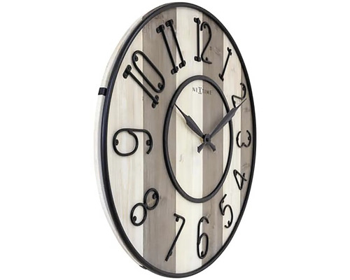Nextime Wanduhr mit einem Gehäuse und Ziffern aus Metall