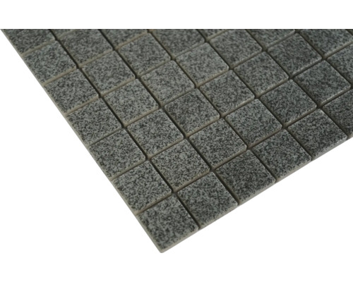 Mosaikfliese mit quadratischen Steinen