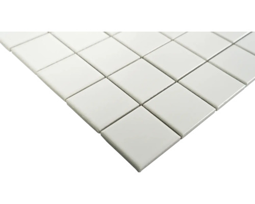 Mosaikfliesen aus Keramik im Quadrat