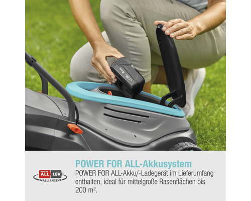 Einsetzen des Akkus in einen Rasenmäher