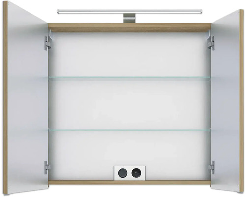 Geöffneter Spiegelschrank mit zwei Glaseinlegeböden und Beleuchtung