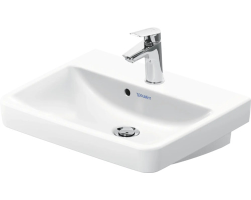 Weißes Keramikwaschbecken mit Armatur