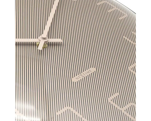 Detailansicht einer Nextime Wanduhr mit Zeigern und Zifferblattdesign