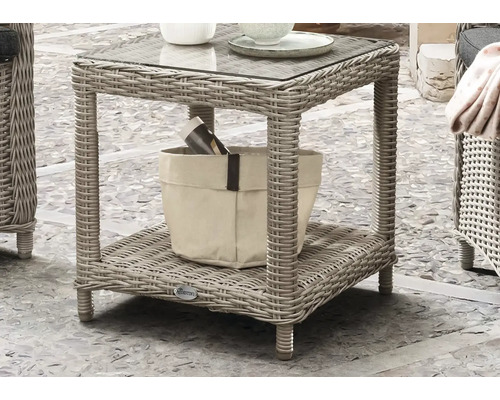 Beistelltisch mit Glasplatte und Ablage aus Rattan