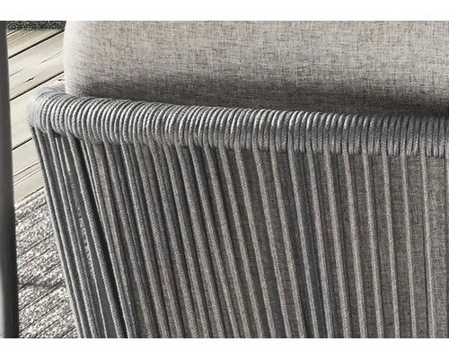 Detailansicht eines Gartensessels mit Seilbespannung und Polster