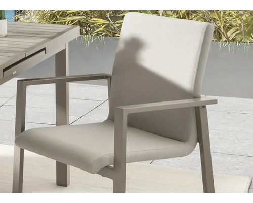 Gartenstuhl mit Armlehnen und Stoffbezug