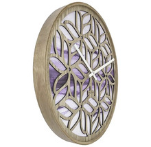 Runde Holzwanduhr mit floralem Muster und Zeitanzeige