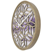 Dekorative Holzwanduhr mit Blumenmuster und Zeitanzeige