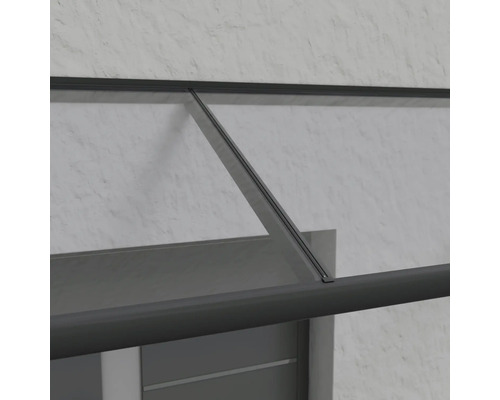 Detailansicht einer Haustürüberdachung an einer Fassade