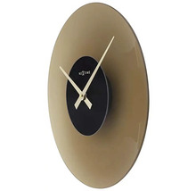 Nextime Logo. Runde Wanduhr mit Zeitanzeige