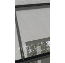 Detailansicht einer Terrassenüberdachung mit Glasdach
