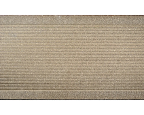 Gerillte Terrassendiele aus Holz-Kunststoff-Verbundwerkstoff