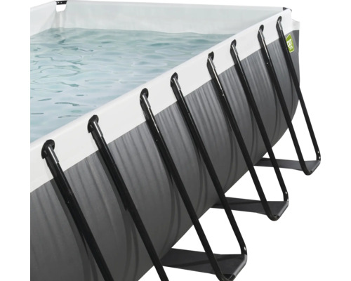 Detailansicht eines Frame Pools mit Wasser und Stahlrahmen