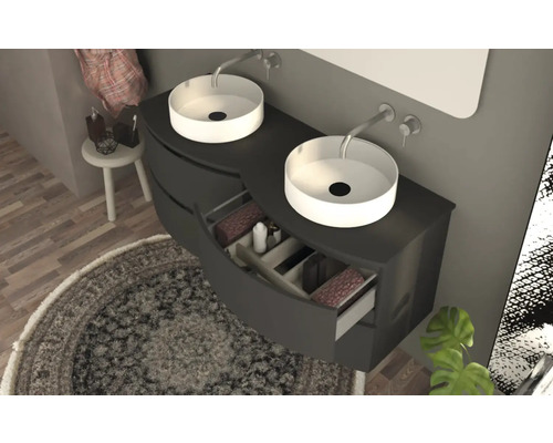 Badezimmer mit Doppelwaschtisch, runden Aufsatzwaschbecken und offenem Schubladenelement