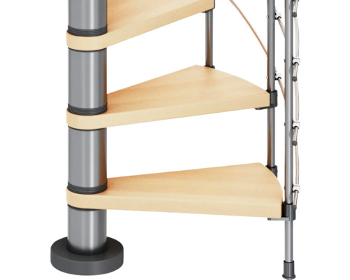 Detailaufnahme einer Wendeltreppe mit Holzstufen und Metallsäule