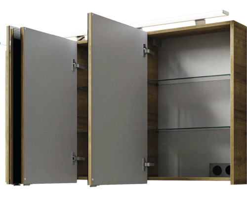 Offener Spiegelschrank mit Glasablagen und Beleuchtung