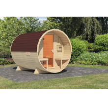 Holzfasssauna mit Tür und Fenster im Garten
