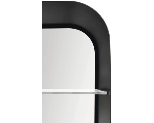 Detailansicht eines Spiegels mit Ablage