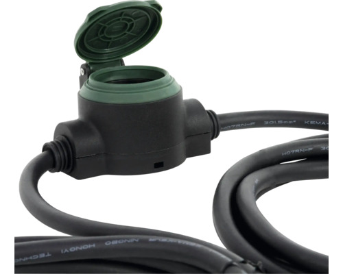 Verlängerungskabel mit offenem Deckel für den Außenbereich