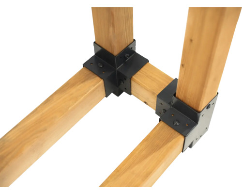 Detailansicht von Holzverbindungen mit schwarzen Eckverbindern.