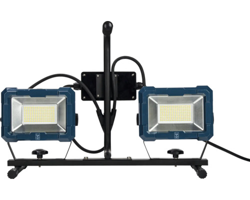 Doppelte LED-Baustrahler auf Stativ für den Einsatz auf Baustellen