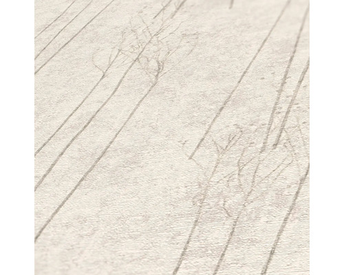 Nahaufnahme einer Tapete mit Baumdesign und Holzoptik.