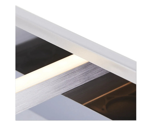 Nahaufnahme einer Deckenleuchte mit LED-Beleuchtung