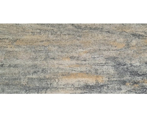 Betonpflasterstein mit rauer Oberfläche