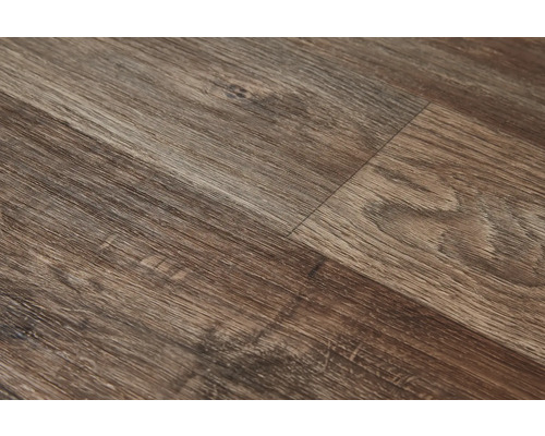 Nahaufnahme von Laminatboden in Holzoptik