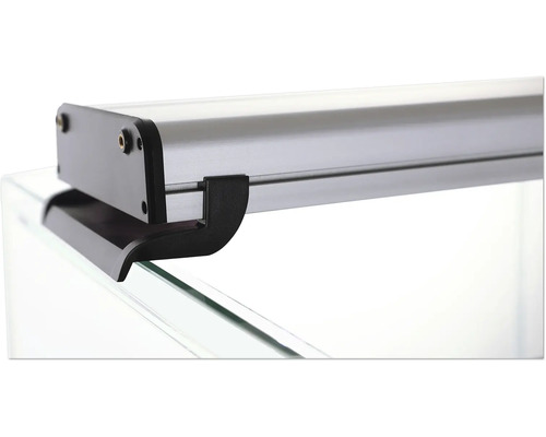 Aquariumlampe mit Halterung auf einem Aquarium