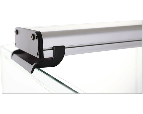 Aquarienleuchte aus Metall am Glasrand