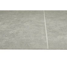 Graue Bodenfliesen mit Betonoptik