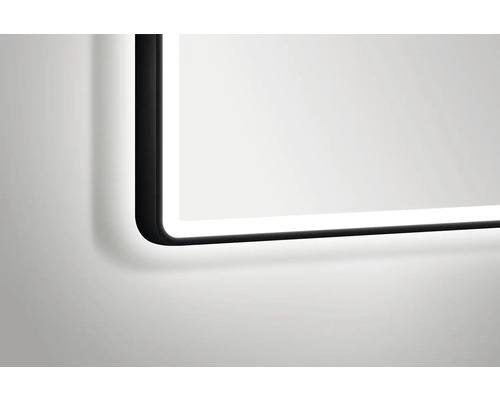 Detailansicht eines Spiegels mit Beleuchtung