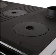 Detailansicht eines Küchenofens mit Kochplatten