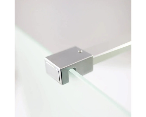 Detailaufnahme einer Glasplatte mit quadratischer Halterung