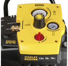 Detailansicht eines Stanley Fatmax Kompressors mit Manometern, Regler und Anschlussstutzen