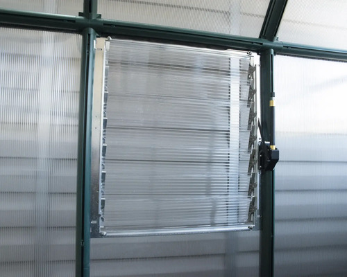 Gewächshaus Fenster mit Lamellen für Belüftung