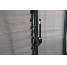 Detailansicht eines Fensterladenstellantriebs für ein Gewächshaus