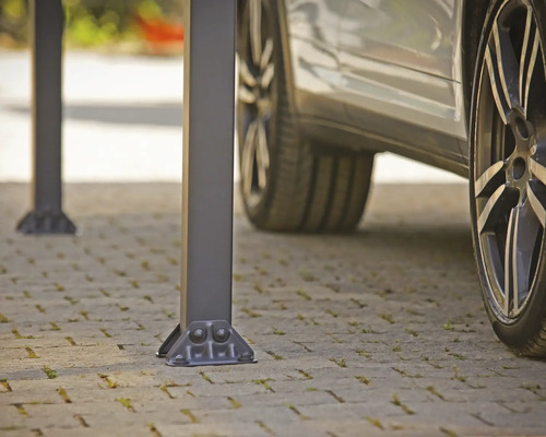 Detailansicht eines Carports mit Fahrzeug