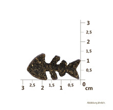 Katzenfutter in Fischform mit Größenangabe in Zentimetern