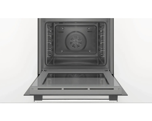 Innenansicht eines Ofens mit offener Tür