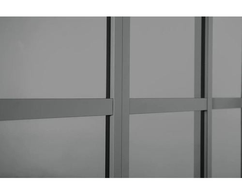 Detailansicht einer Trennwand mit Sprossen