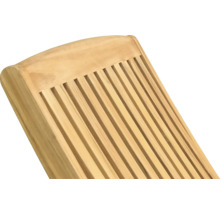 Detailansicht einer Holzliege mit Lattenrost