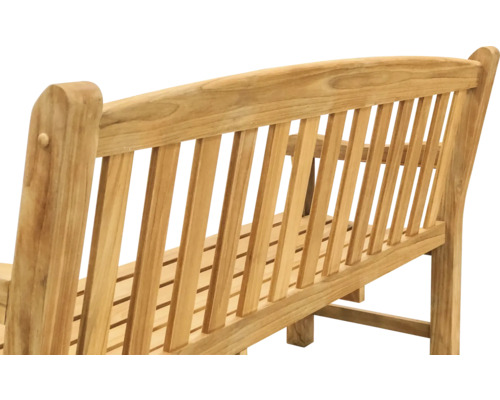 Detailansicht einer Gartenbank aus Holz mit Rückenlehne
