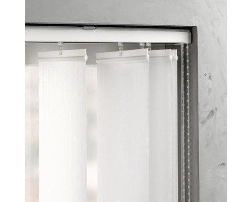 Vertikaljalousie mit Lamellen zur Fensterdekoration