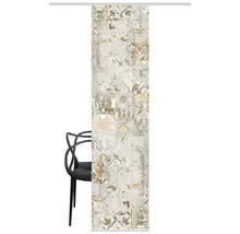 Schiebevorhang mit Muster und Stuhl