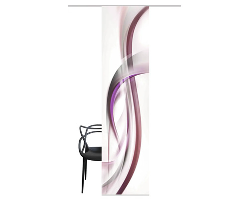 Schiebegardine mit abstraktem Muster und Stuhl