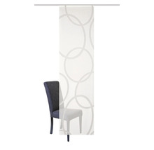 Schiebevorhang mit Kreisdesign vor einem Stuhl